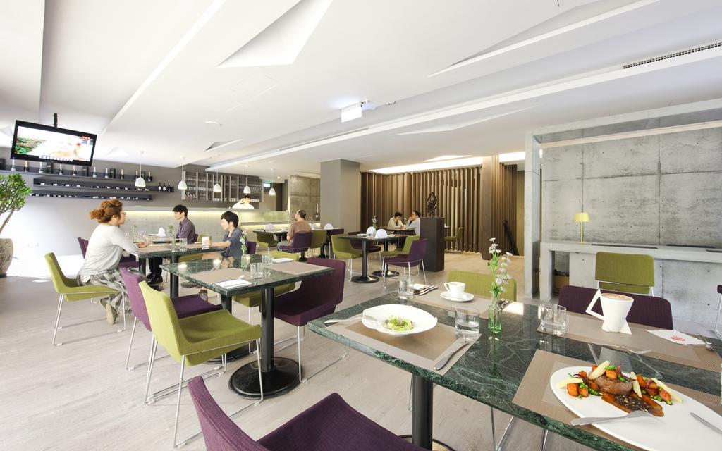Hotelday Taichung Exterior photo