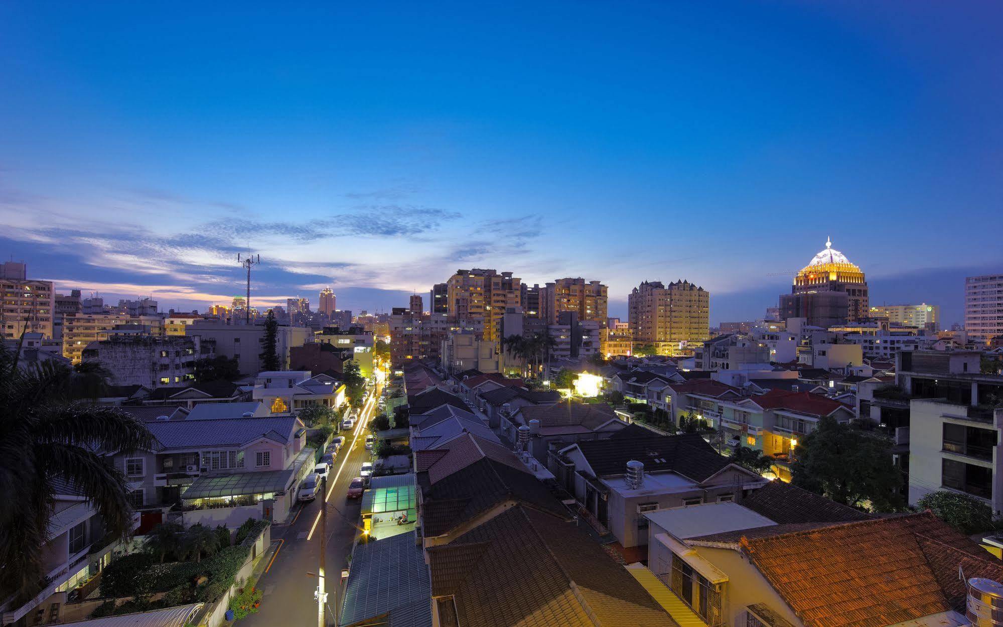 Hotelday Taichung Exterior photo